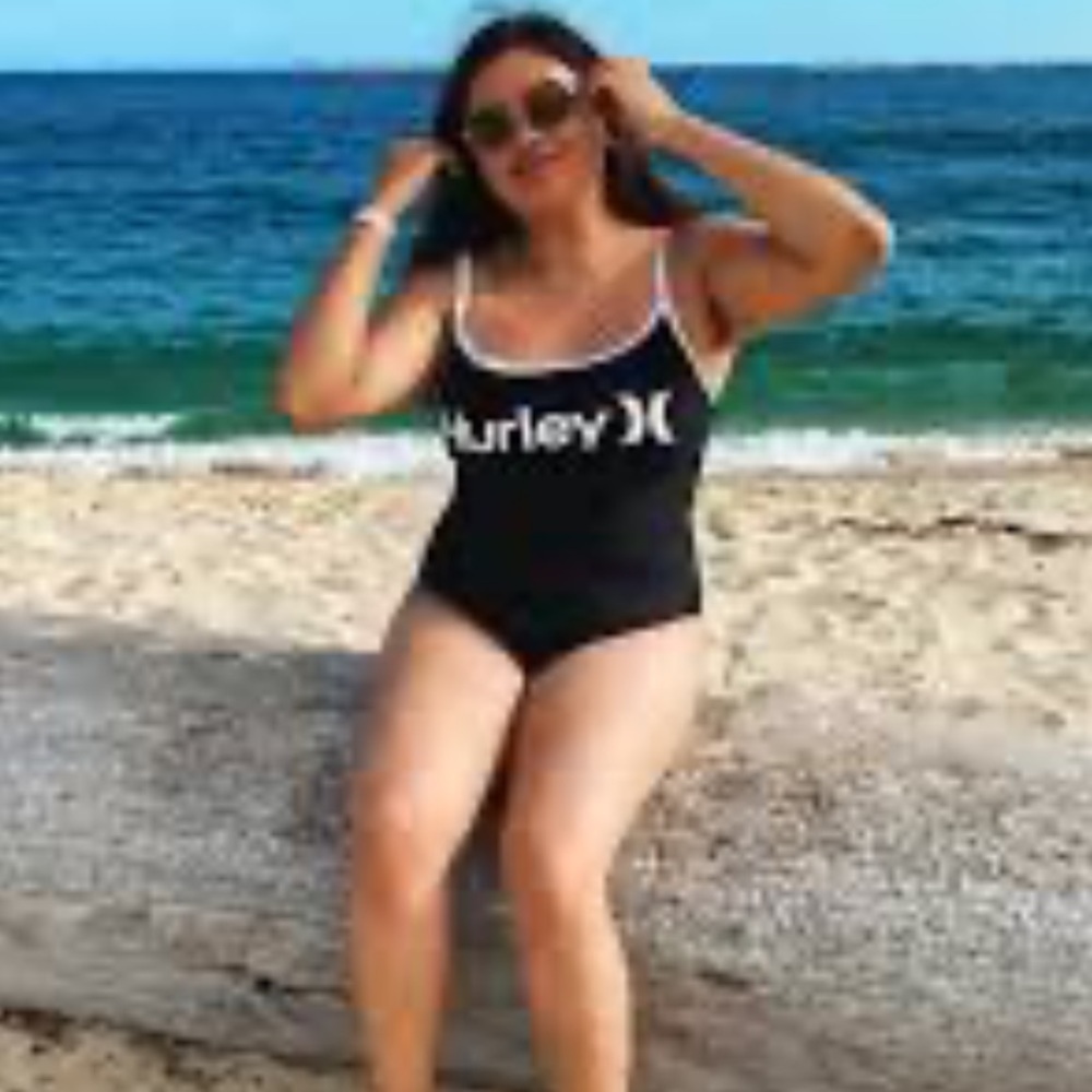 Hurley Sz small bathing suit black and white